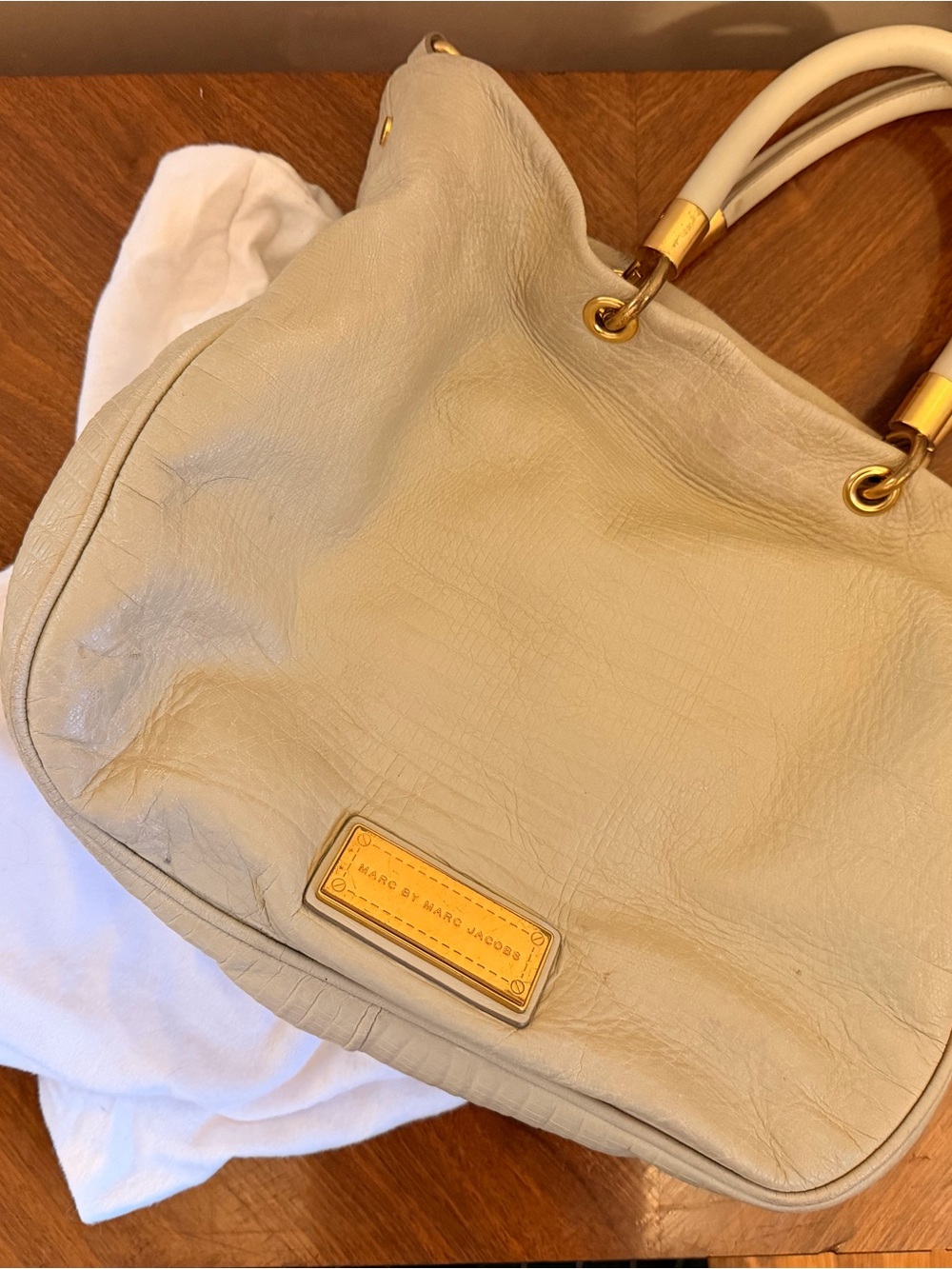 Marc by Marc Jacobs Beige Leather Shoulder Bag with Gold Hardware